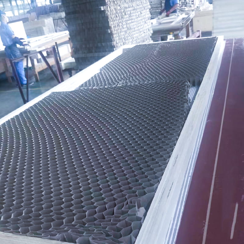 LM135 Pritisnite ljepilo za vrata za sklop drvenih vrata